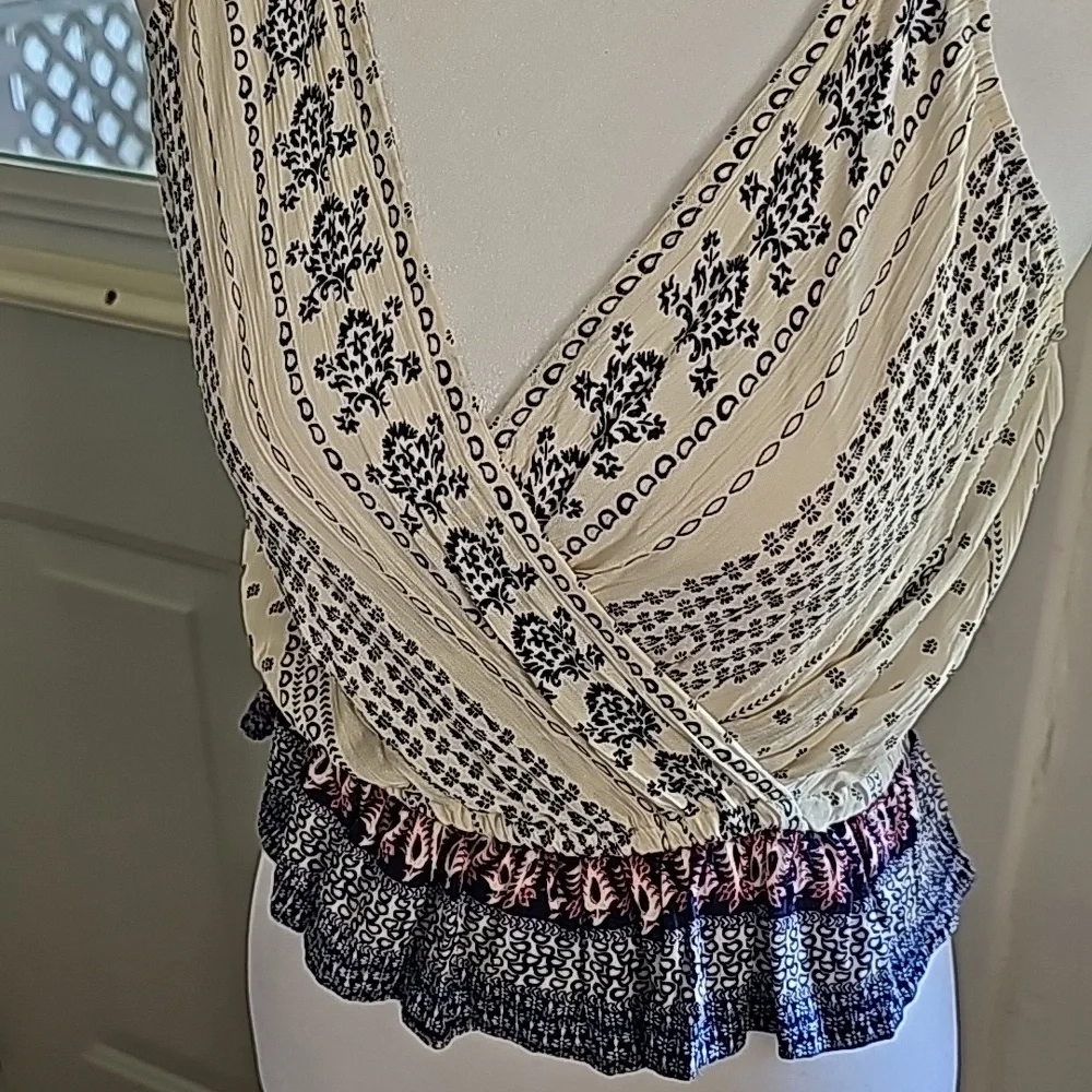 NWT Angie Boho style crop top size Small - Picture 2 of 8